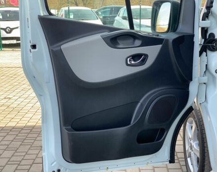 Белый Рено Трафик, объемом двигателя 1.6 л и пробегом 246 тыс. км за 17955 $, фото 8 на Automoto.ua