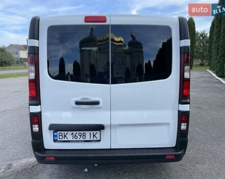 Белый Рено Трафик, объемом двигателя 1.6 л и пробегом 129 тыс. км за 17200 $, фото 2 на Automoto.ua