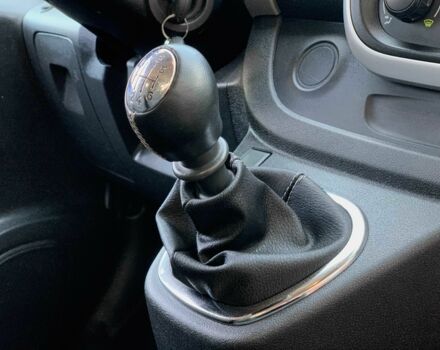 Белый Рено Трафик, объемом двигателя 1.6 л и пробегом 246 тыс. км за 17955 $, фото 15 на Automoto.ua