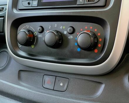 Белый Рено Трафик, объемом двигателя 1.6 л и пробегом 246 тыс. км за 17955 $, фото 16 на Automoto.ua