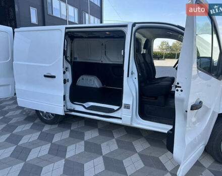 Белый Рено Трафик, объемом двигателя 1.6 л и пробегом 179 тыс. км за 13500 $, фото 46 на Automoto.ua