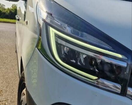 Белый Рено Трафик, объемом двигателя 2 л и пробегом 162 тыс. км за 26000 $, фото 3 на Automoto.ua