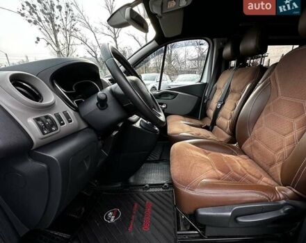 Белый Рено Трафик, объемом двигателя 1.6 л и пробегом 227 тыс. км за 17700 $, фото 12 на Automoto.ua