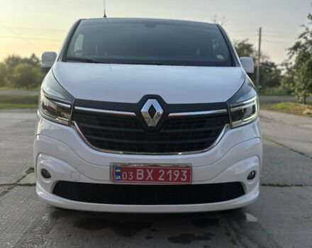 Белый Рено Трафик, объемом двигателя 2 л и пробегом 230 тыс. км за 25400 $, фото 1 на Automoto.ua