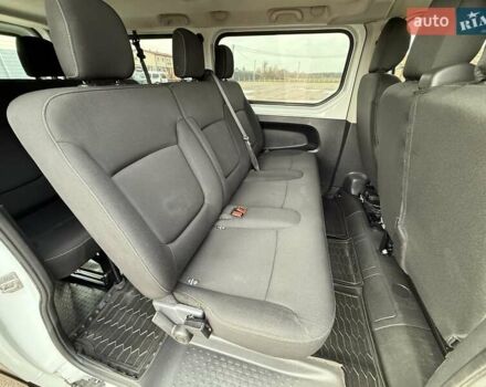 Белый Рено Трафик, объемом двигателя 1.6 л и пробегом 264 тыс. км за 18800 $, фото 57 на Automoto.ua