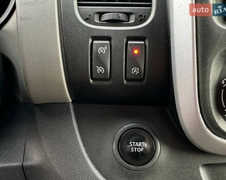 Белый Рено Трафик, объемом двигателя 1.6 л и пробегом 227 тыс. км за 17700 $, фото 28 на Automoto.ua