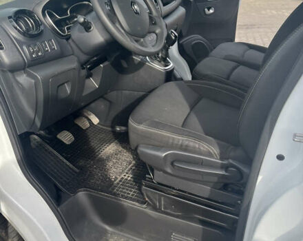 Білий Рено Трафік, об'ємом двигуна 2 л та пробігом 203 тис. км за 28000 $, фото 22 на Automoto.ua