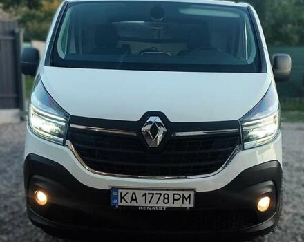Белый Рено Трафик, объемом двигателя 2 л и пробегом 60 тыс. км за 22500 $, фото 1 на Automoto.ua