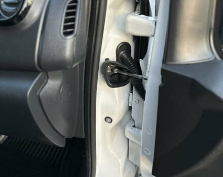 Белый Рено Трафик, объемом двигателя 2 л и пробегом 140 тыс. км за 18700 $, фото 32 на Automoto.ua