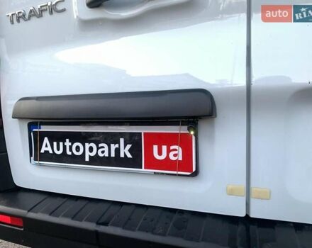 Белый Рено Трафик, объемом двигателя 2 л и пробегом 207 тыс. км за 18790 $, фото 19 на Automoto.ua