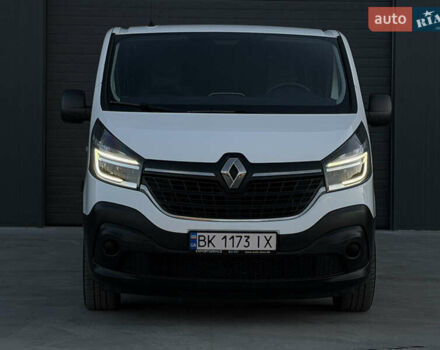 Белый Рено Трафик, объемом двигателя 2 л и пробегом 250 тыс. км за 20999 $, фото 3 на Automoto.ua