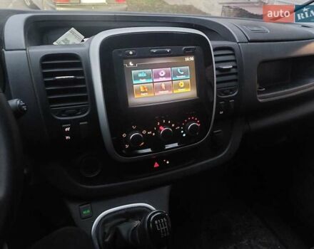 Білий Рено Трафік, об'ємом двигуна 2 л та пробігом 68 тис. км за 25500 $, фото 4 на Automoto.ua