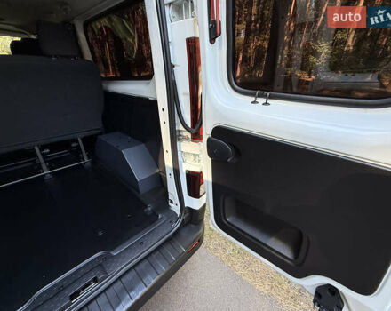 Белый Рено Трафик, объемом двигателя 2 л и пробегом 225 тыс. км за 27800 $, фото 44 на Automoto.ua