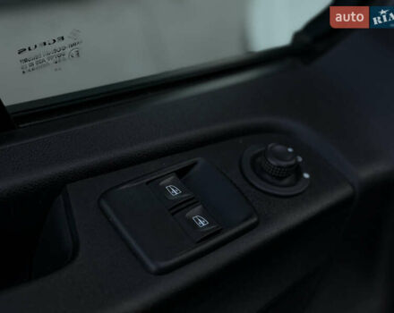 Белый Рено Трафик, объемом двигателя 2 л и пробегом 250 тыс. км за 20999 $, фото 40 на Automoto.ua