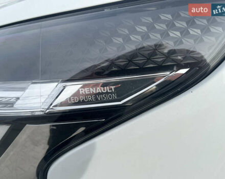 Білий Рено Трафік, об'ємом двигуна 2 л та пробігом 203 тис. км за 28000 $, фото 2 на Automoto.ua