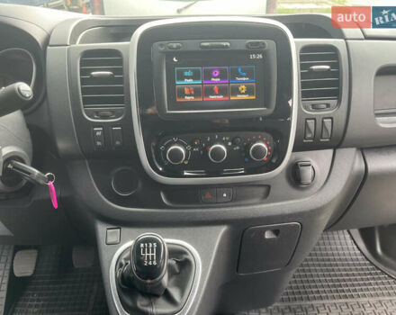 Білий Рено Трафік, об'ємом двигуна 2 л та пробігом 203 тис. км за 28000 $, фото 30 на Automoto.ua