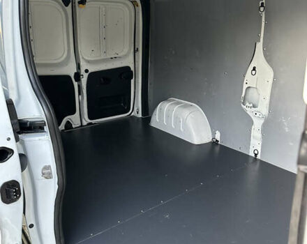 Белый Рено Трафик, объемом двигателя 2 л и пробегом 140 тыс. км за 18700 $, фото 18 на Automoto.ua