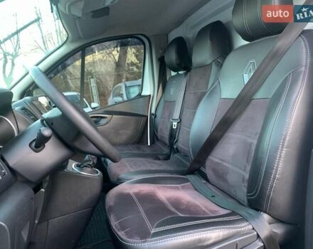 Белый Рено Трафик, объемом двигателя 2 л и пробегом 207 тыс. км за 18790 $, фото 10 на Automoto.ua