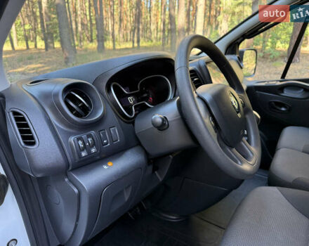 Белый Рено Трафик, объемом двигателя 2 л и пробегом 225 тыс. км за 27800 $, фото 27 на Automoto.ua