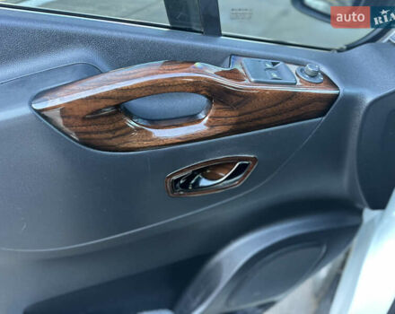 Білий Рено Трафік, об'ємом двигуна 2 л та пробігом 230 тис. км за 25500 $, фото 46 на Automoto.ua