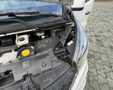 Белый Рено Трафик, объемом двигателя 2 л и пробегом 261 тыс. км за 22000 $, фото 70 на Automoto.ua