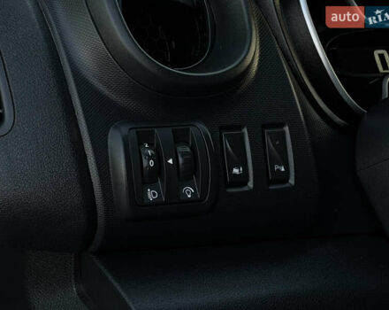 Белый Рено Трафик, объемом двигателя 2 л и пробегом 250 тыс. км за 20999 $, фото 39 на Automoto.ua