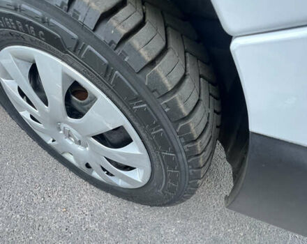 Белый Рено Трафик, объемом двигателя 0 л и пробегом 261 тыс. км за 17800 $, фото 5 на Automoto.ua