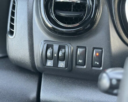 Белый Рено Трафик, объемом двигателя 2 л и пробегом 140 тыс. км за 18700 $, фото 28 на Automoto.ua