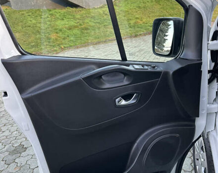 Белый Рено Трафик, объемом двигателя 2 л и пробегом 140 тыс. км за 18700 $, фото 20 на Automoto.ua