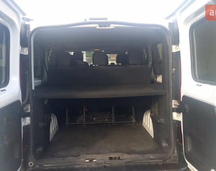 Белый Рено Трафик, объемом двигателя 1.6 л и пробегом 78 тыс. км за 27000 $, фото 3 на Automoto.ua