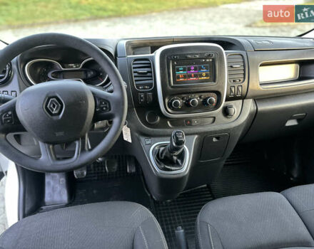 Белый Рено Трафик, объемом двигателя 2 л и пробегом 140 тыс. км за 18700 $, фото 24 на Automoto.ua