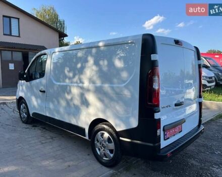 Белый Рено Трафик, объемом двигателя 2 л и пробегом 264 тыс. км за 15900 $, фото 3 на Automoto.ua