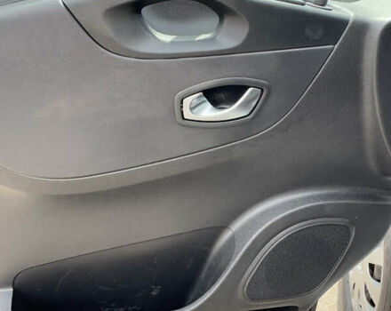 Білий Рено Трафік, об'ємом двигуна 2 л та пробігом 194 тис. км за 19900 $, фото 15 на Automoto.ua