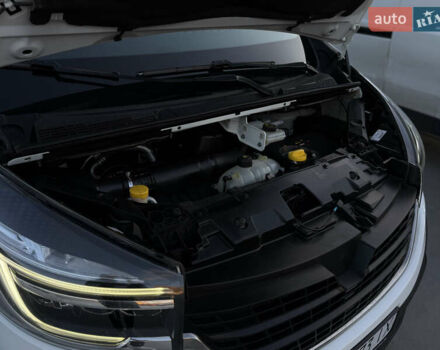 Белый Рено Трафик, объемом двигателя 2 л и пробегом 250 тыс. км за 20999 $, фото 9 на Automoto.ua