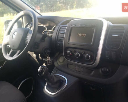 Белый Рено Трафик, объемом двигателя 1.6 л и пробегом 78 тыс. км за 27000 $, фото 4 на Automoto.ua