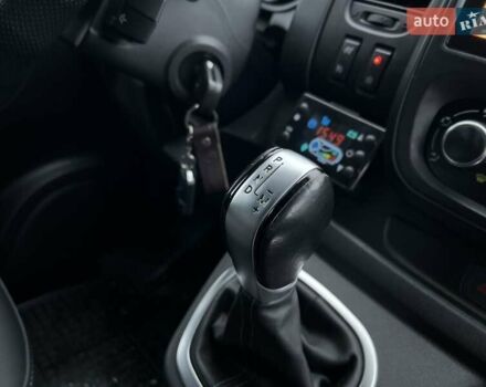 Білий Рено Трафік, об'ємом двигуна 2 л та пробігом 97 тис. км за 26500 $, фото 37 на Automoto.ua