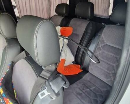 Білий Рено Трафік, об'ємом двигуна 2 л та пробігом 240 тис. км за 20999 $, фото 41 на Automoto.ua