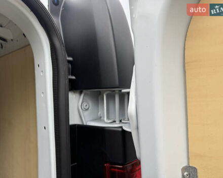 Белый Рено Трафик, объемом двигателя 2 л и пробегом 143 тыс. км за 16700 $, фото 17 на Automoto.ua