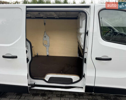 Белый Рено Трафик, объемом двигателя 2 л и пробегом 143 тыс. км за 16700 $, фото 19 на Automoto.ua