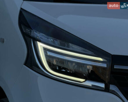 Белый Рено Трафик, объемом двигателя 2 л и пробегом 250 тыс. км за 20999 $, фото 6 на Automoto.ua