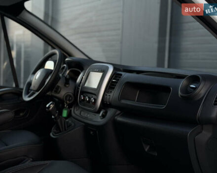 Белый Рено Трафик, объемом двигателя 2 л и пробегом 250 тыс. км за 20999 $, фото 42 на Automoto.ua