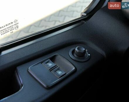 Белый Рено Трафик, объемом двигателя 2 л и пробегом 167 тыс. км за 16800 $, фото 9 на Automoto.ua