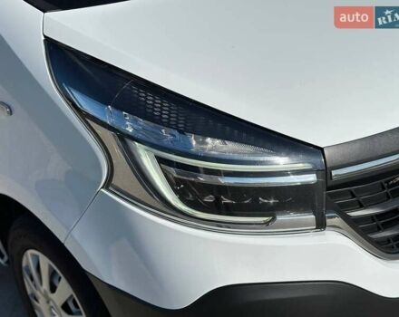 Белый Рено Трафик, объемом двигателя 2 л и пробегом 167 тыс. км за 16800 $, фото 2 на Automoto.ua