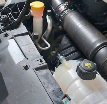 Белый Рено Трафик, объемом двигателя 2 л и пробегом 90 тыс. км за 26800 $, фото 3 на Automoto.ua