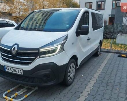 Белый Рено Трафик, объемом двигателя 2 л и пробегом 200 тыс. км за 26999 $, фото 1 на Automoto.ua