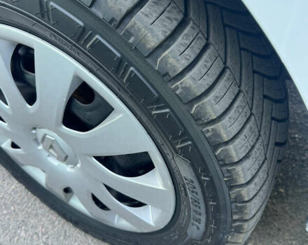 Белый Рено Трафик, объемом двигателя 0 л и пробегом 261 тыс. км за 17800 $, фото 54 на Automoto.ua