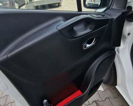 Білий Рено Трафік, об'ємом двигуна 2 л та пробігом 240 тис. км за 20999 $, фото 28 на Automoto.ua