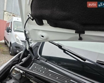 Белый Рено Трафик, объемом двигателя 2 л и пробегом 177 тыс. км за 24500 $, фото 47 на Automoto.ua