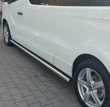 Белый Рено Трафик, объемом двигателя 2 л и пробегом 90 тыс. км за 26800 $, фото 5 на Automoto.ua