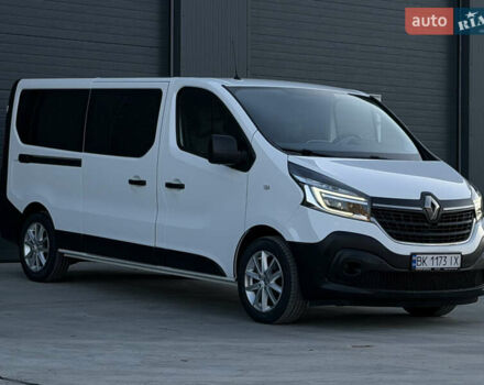 Белый Рено Трафик, объемом двигателя 2 л и пробегом 250 тыс. км за 20999 $, фото 5 на Automoto.ua